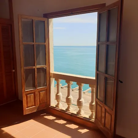 El Marinero - 1st Line Semi-detached 4-bedroom - Sea View Holiday home *